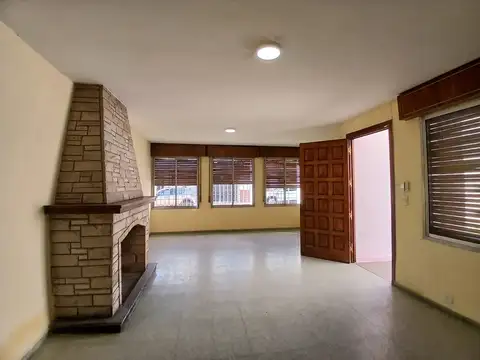 Casa en alquiler excelente ubicación.