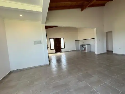 Casa 3 ambientes con 1 baño