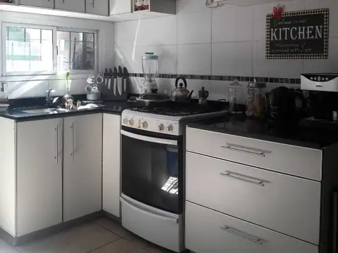 Casa en Venta en Adrogue, USD 130.000