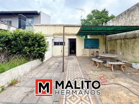 VENTA - CASA 3 AMBIENTES CON PATIO