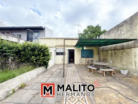 VENTA - CASA 3 AMBIENTES CON PATIO