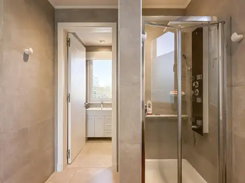 Casa en venta en Albanueva con amarra propia