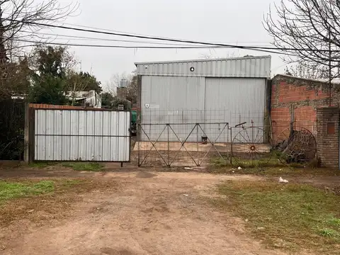 Galpón en Maciel sobre ruta 11