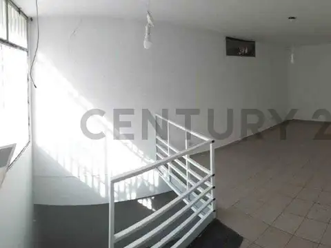 Venta Local Comercial de 2 Plantas – Barrio San Martín