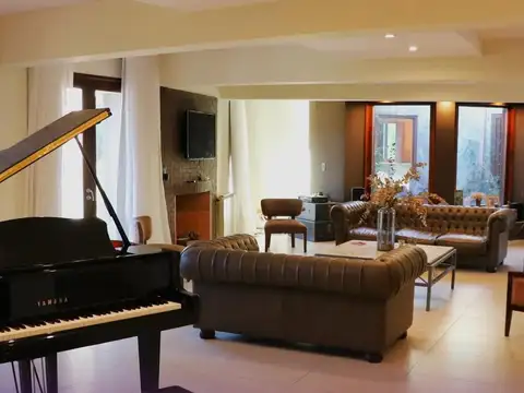 Casa en Venta con 1 cochera