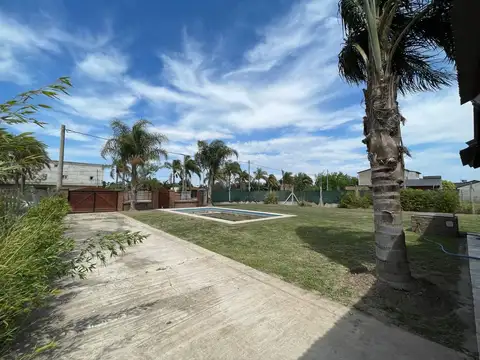 Casa en Alquiler con 1 cochera