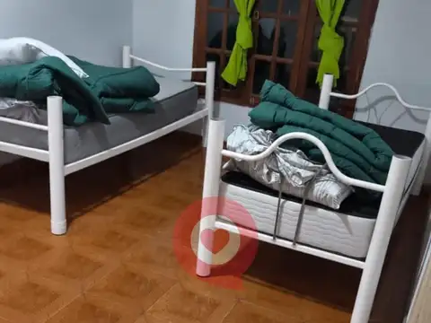 Casa en Alquiler con 1 cochera