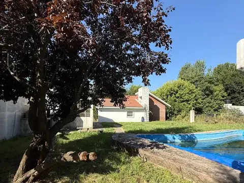 Casa en Venta con 2 cocheras