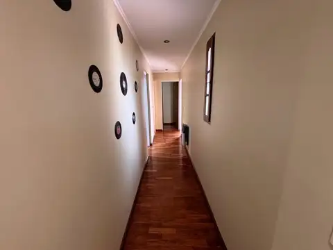 CASA 3 AMB COCHERA, JARDÍN, PILETA EN RAMOS MEJIA