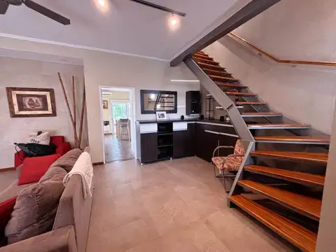 Casa en Alquiler con 1 cochera