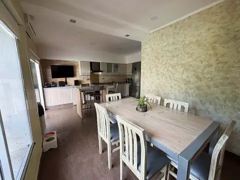 Casa 3 ambientes con 2 baños