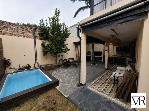 Depto Tipo Casa 5 ambientes con 2 baños