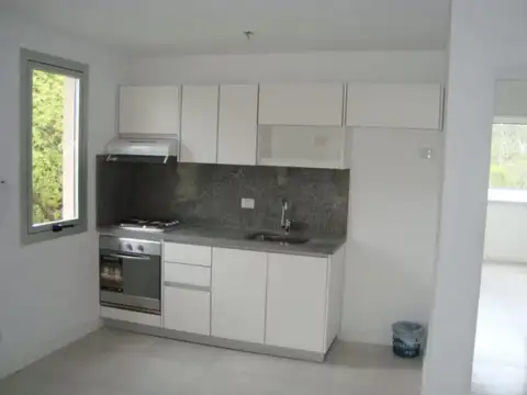 Departamento en Alquiler en Villa del Lago, $ 900.000