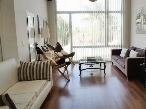 Casa 6 ambientes con 2 baños