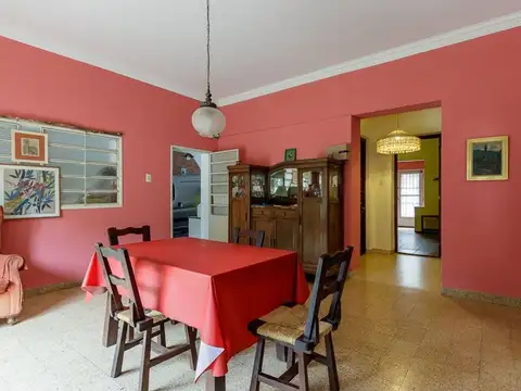 Casa en Venta con 2 cocheras