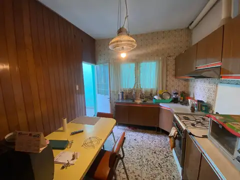 Venezuela 4000, Piso PB