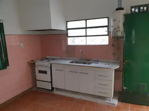 DEPARTAMENTO PH 3 AMB C/PATIO VILLA LIBERTAD sin expensas