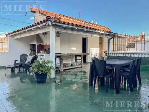 Local en S.Isi.-Vias/Rolon