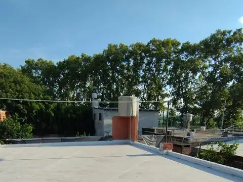 Casa 5 ambientes con 1 baño