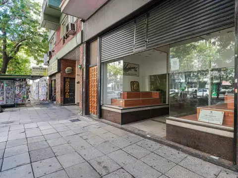 VENTA IMPORTANTE LOCAL COMERCIAL - AV. RIVADAVIA