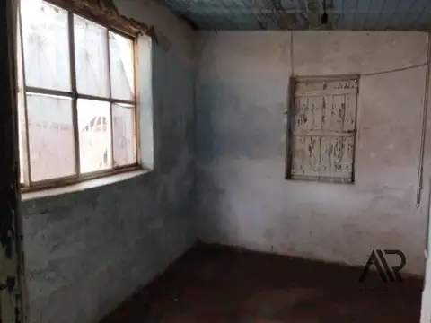 Casa 5 ambientes con 1 baño