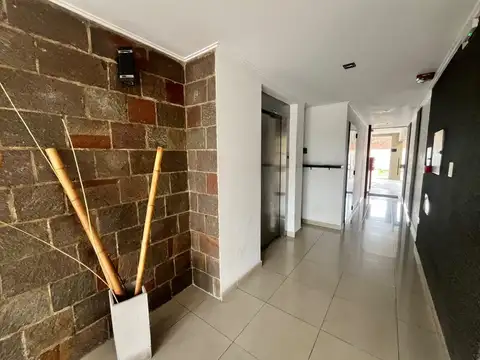 17 e/ 40 y 41 100, Piso 2 5