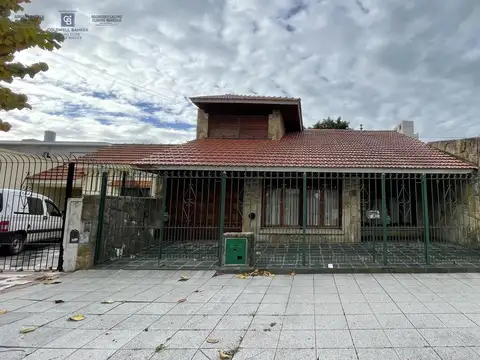 Venta Casa Impecable 4 dormitorios, garage, quincho y jardin. Mar del Plata