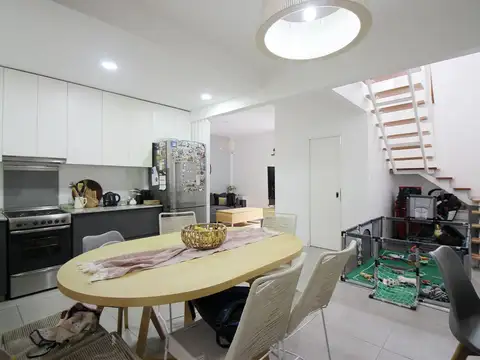 Depto Tipo Casa en Venta con 1 cocheras