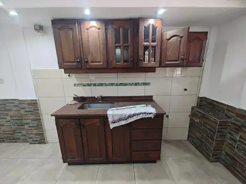 Casa en Alquiler en Gregorio de Laferrere, $ 850.000