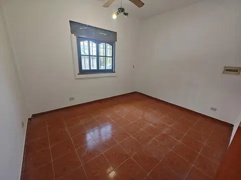 Casa en Alquiler con 1 cochera