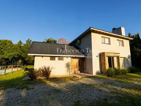 Casa en venta/alquiler 5 ambientes La Tradición