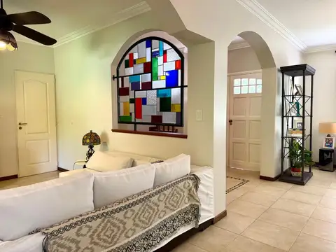 Casa 7 ambientes con 3 baños