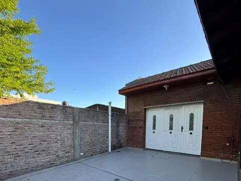 Casa en Alquiler en Guillermo E Hudson, $ 700.000