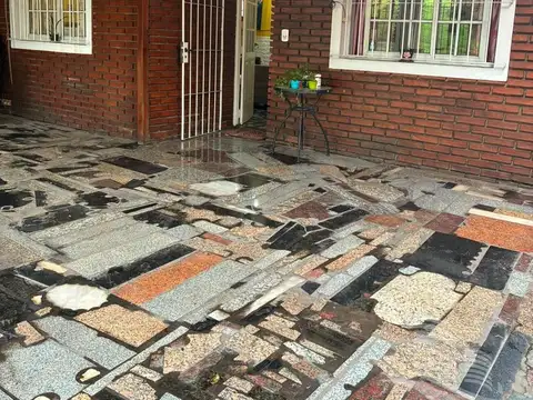 Depto Tipo Casa en Alquiler con 2 cocheras