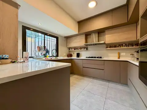 Depto Tipo Casa en Venta con 1 cocheras