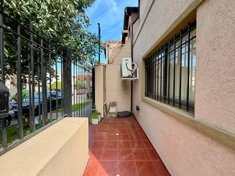 Depto Tipo Casa en Venta con 1 cocheras