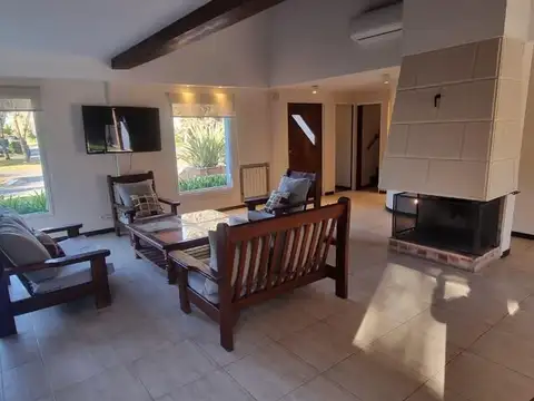 Casa en Alquiler 4 ambientes en Campo Chico Country Club