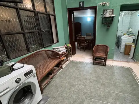 Departamento 6 ambientes con 2 baños