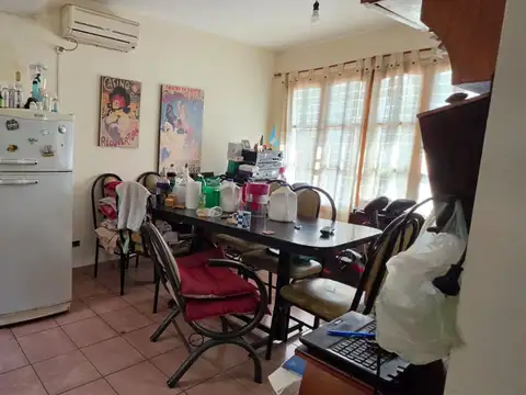 Casa 6 ambientes con 1 baño