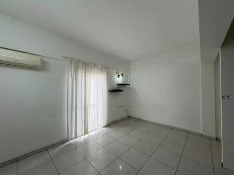 Estrada 1200, Piso 1