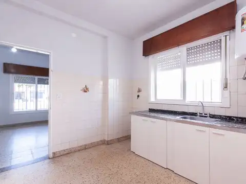 CASA EN VENTA LANUS 5 AMBIENTES PARQUE