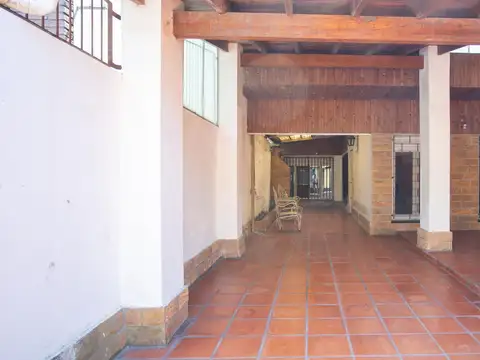 Depto Tipo Casa en Venta con 2 cocheras