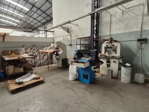 Galpon en Venta 40  mts Frente