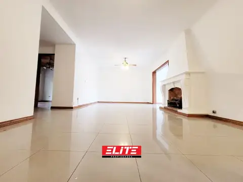 Gran PH 1er piso por escalera al frente, entrada independiente