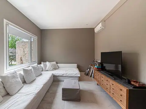 Casa 7 ambientes con 5 baños