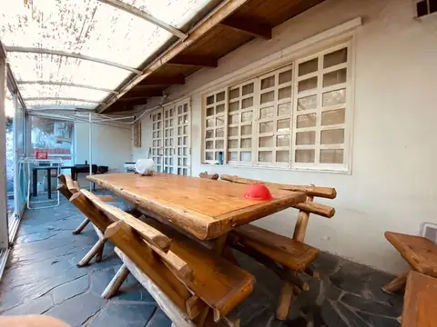Casa en Venta con 3 cocheras