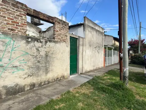 Casa 2 ambientes con 1 baño