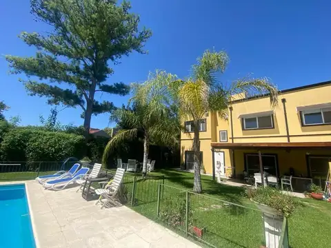 Casa 4 ambientes con 4 baños