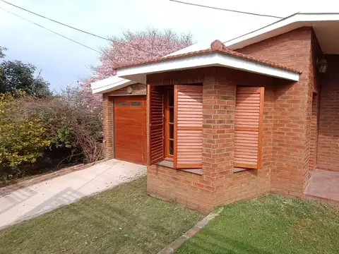 Venta Casa 4 D. Saldan Córdoba. APTA Credito Hip.