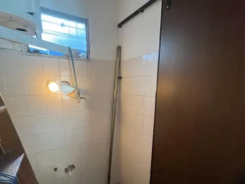 AMPLIO PH 3 AMBIENTES AL FRENTE EN DOS PLANTAS CON PATIO PROPIO - SIN EXPENSAS - Ciudad Madero